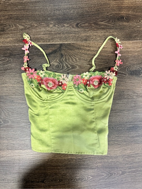 Princess Polly Tops - Princess Polly Enchante To Meet You Green Floral Embroidered Satin Cami Top Sz 0